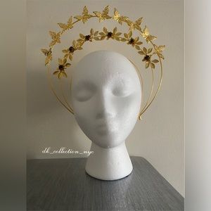 Handmade headband in gold.